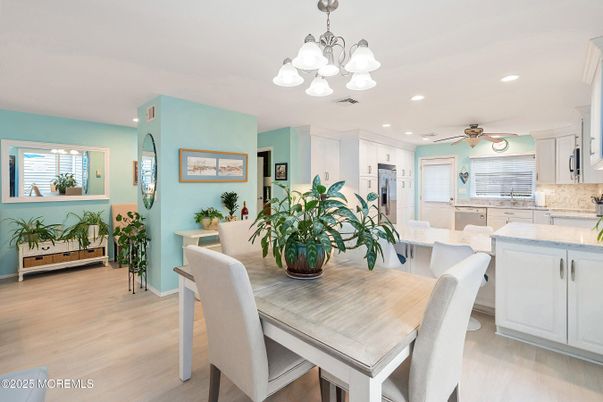 Chandelier, Dining room, Interior, Kitchen, Recessed Lighting, Wood Texture Flooring