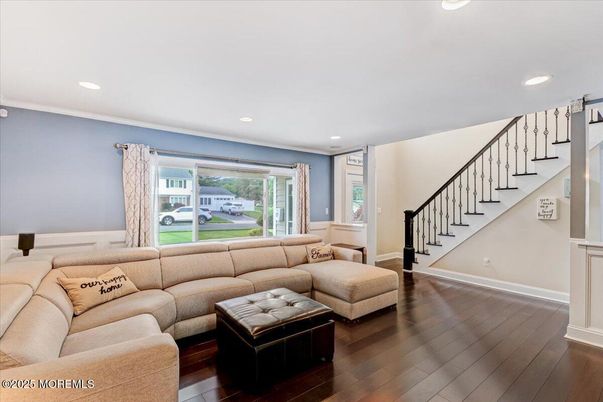 Interior, Living room, Recessed Lighting, Wood Texture Flooring