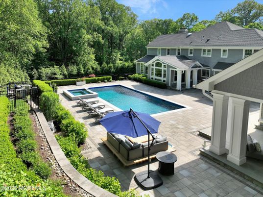 Exterior, Pool
