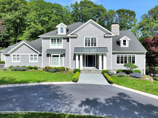 Exterior, Facade, Farmhouse