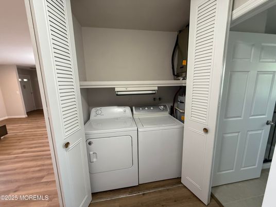 Interior, Utility Closets, Washer, Wood Texture Flooring