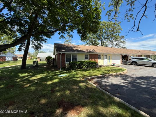 Exterior, Facade, Brick Facade, Cape Cod