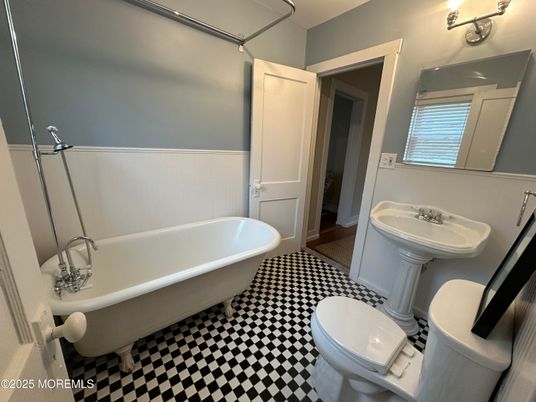 Bathroom, Free Standing Baths, Interior