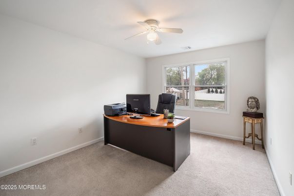 Home Office, Interior