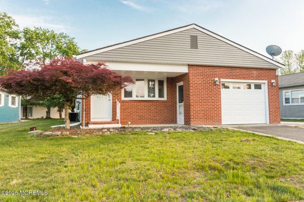 Attached, Exterior, Facade, Brick Facade, Ranch