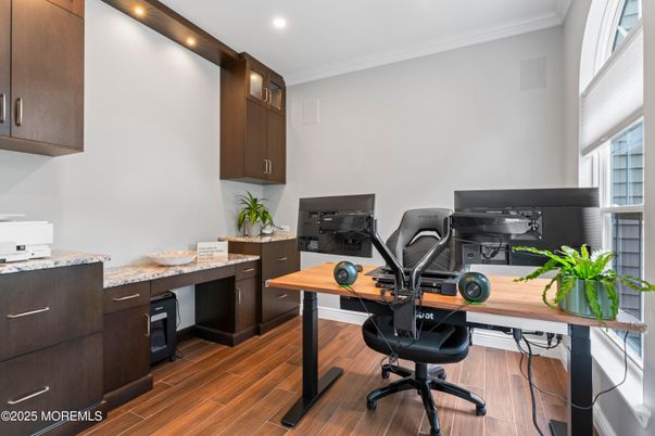 Home Office, Interior, Recessed Lighting, Wood Texture Flooring