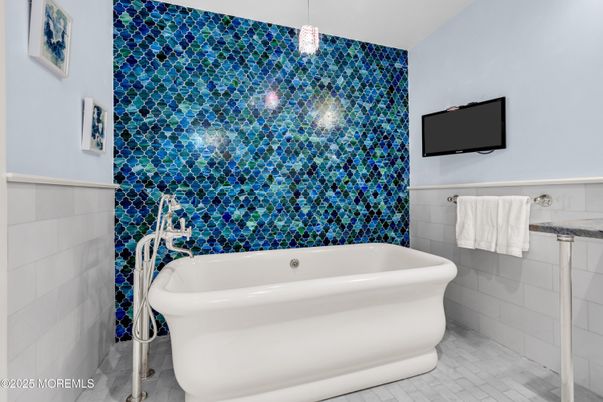 Bathroom, Free Standing Baths, Interior