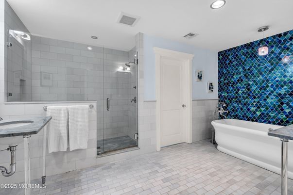 Bathroom, Free Standing Baths, Glass Shower, Interior, Pendant Lights, Recessed Lighting