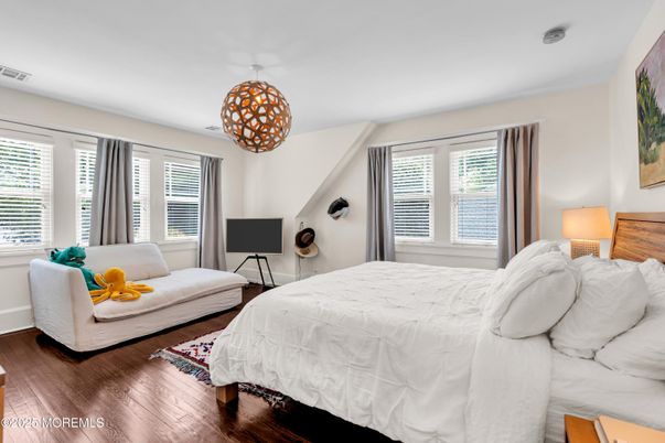 Bedroom, Interior, Pendant Lights, Wood Texture Flooring