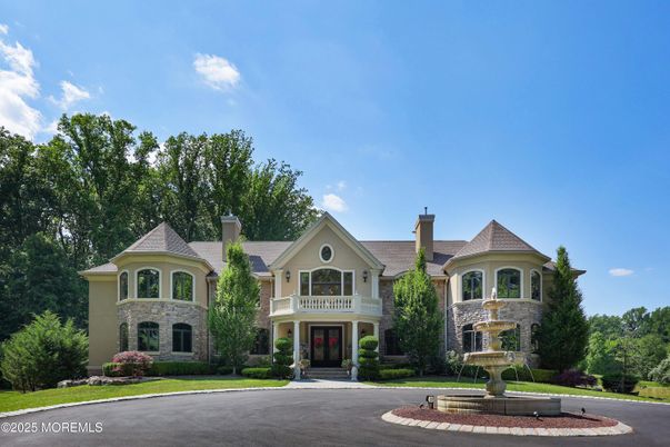 Exterior, Facade, Queen Anne Victorian