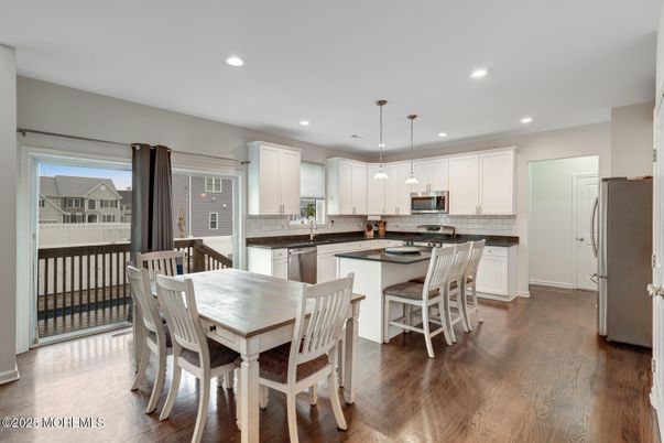 Dining room, Interior, Kitchen, Pendant Lights, Recessed Lighting, Wood Texture Flooring