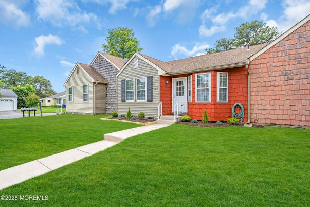 Backyard, Exterior, Facade, Ranch