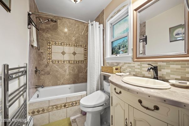 Bathroom, Interior, Tile Countertops