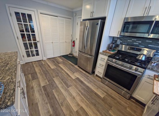 Interior, Kitchen, Stainless Steel Appliances, Wood Texture Flooring