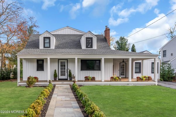 Exterior, Facade, Cape Cod