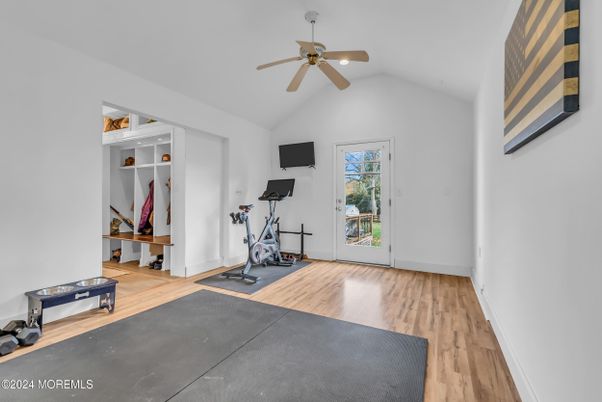 Fitness Equipment, Interior, Recessed Lighting, Wood Texture Flooring