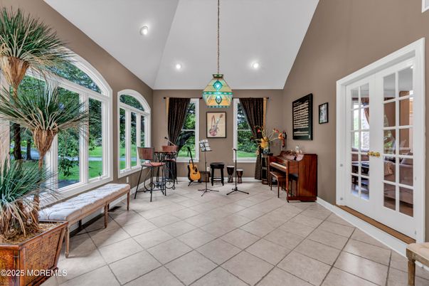 Interior, Pendant Lights, Piano, Recessed Lighting