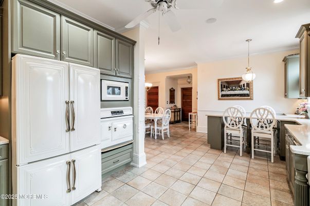 Dining room, Interior, Kitchen, Pendant Lights, Recessed Lighting