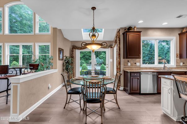 Dining room, Interior, Kitchen, Pendant Lights, Recessed Lighting, Wood Texture Flooring