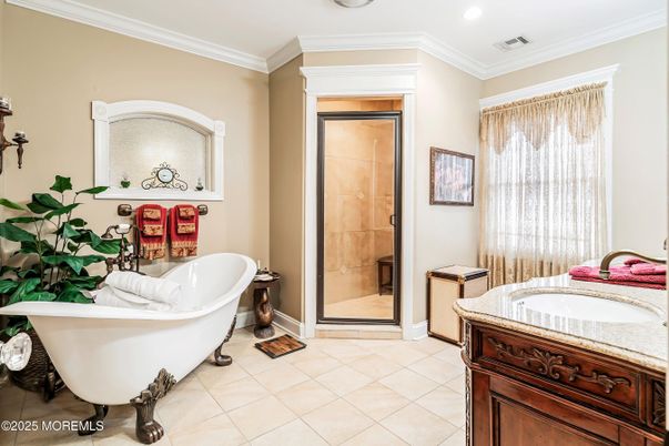 Bathroom, Free Standing Baths, Interior, Recessed Lighting