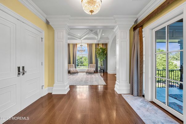 Interior, Recessed Lighting, Wood Texture Flooring