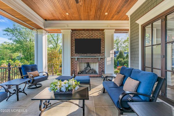 Exterior, Fireplace, Living room