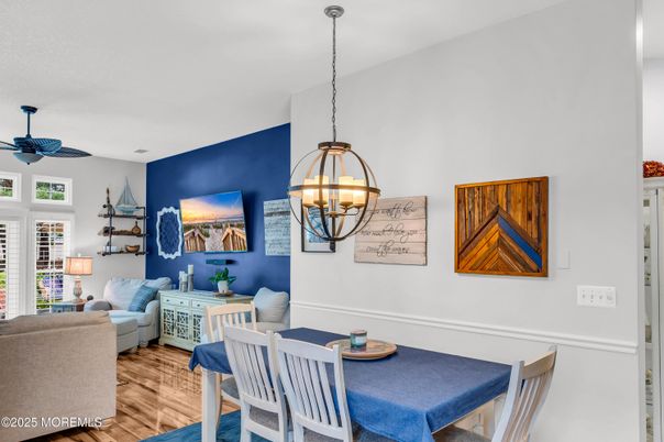 Chandelier, Dining room, Interior, Living room, Pendant Lights, Wood Texture Flooring