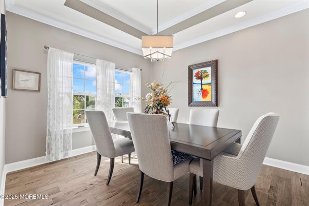 Chandelier, Dining room, Interior, Recessed Lighting, Wood Texture Flooring
