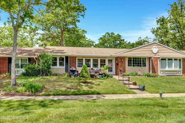 Exterior, Facade, Brick Facade, Ranch