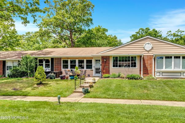 Exterior, Facade, Brick Facade, Ranch