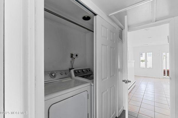 Interior, Recessed Lighting, Utility Closets, Washer