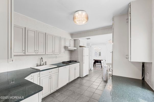 Chandelier, Dining room, Interior, Kitchen
