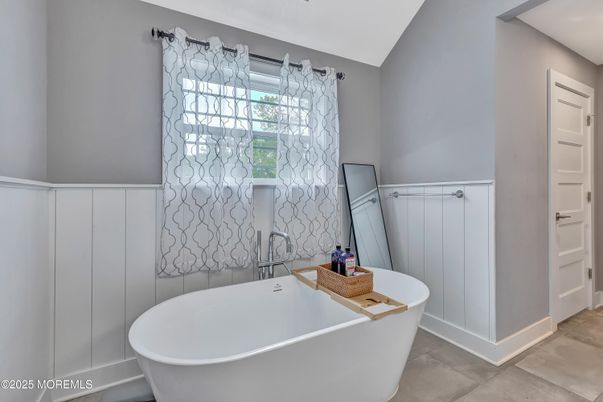 Bathroom, Free Standing Baths, Interior