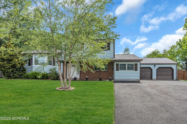 Attached, Exterior, Facade, Ranch