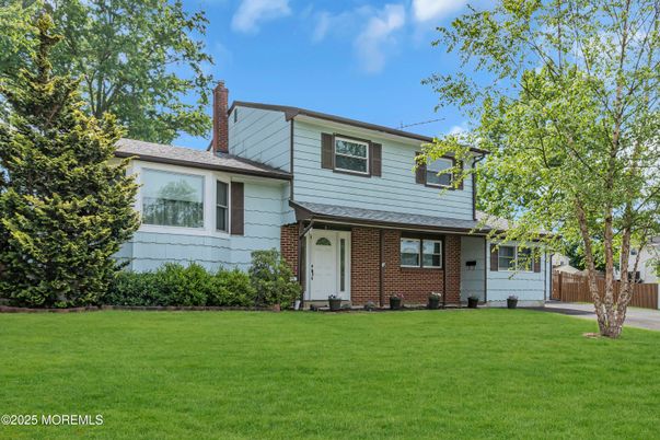 Exterior, Facade, Brick Facade, Split Level