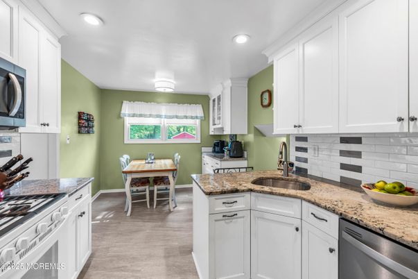 Dining room, Interior, Kitchen, Recessed Lighting, Wood Texture Flooring