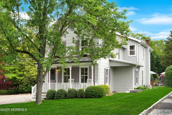 Exterior, Facade, Farmhouse