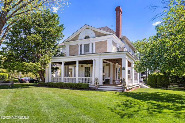 Backyard, Exterior, Facade, Queen Anne Victorian