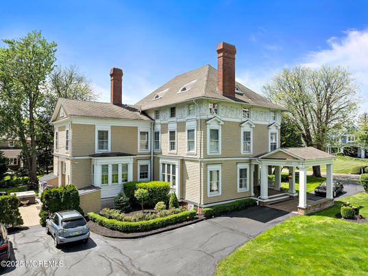 Backyard, Exterior, Facade, Queen Anne Victorian