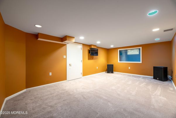 Empty room, Interior, Recessed Lighting