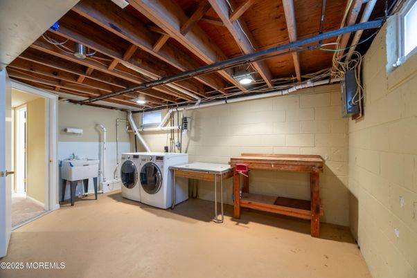Interior, Washer, Wooden Beams, Wooden Ceilings