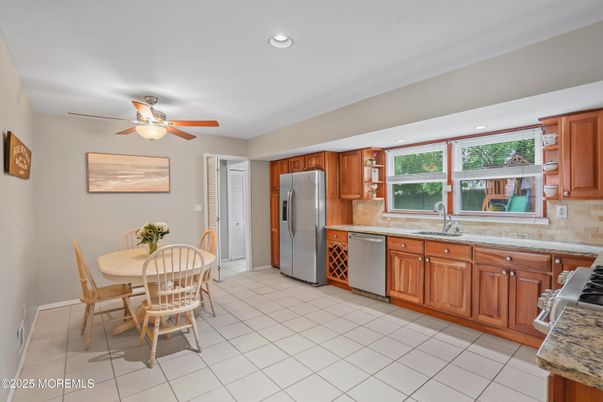 Dining room, Interior, Kitchen, Recessed Lighting, Stainless Steel Appliances
