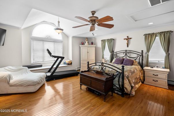 Bedroom, Fitness Equipment, Interior, Recessed Lighting, Wood Texture Flooring