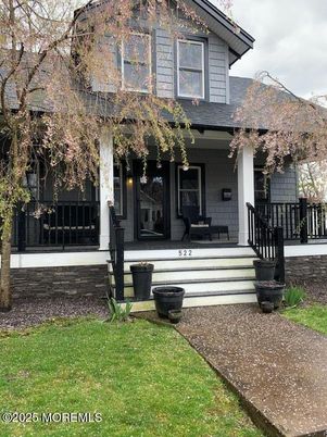 Exterior, Facade, Queen Anne Victorian