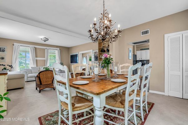 Chandelier, Dining room, Interior, Living room