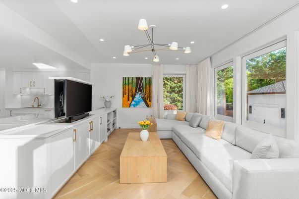 Interior, Kitchen, Living room, Pendant Lights, Recessed Lighting, Wood Texture Flooring