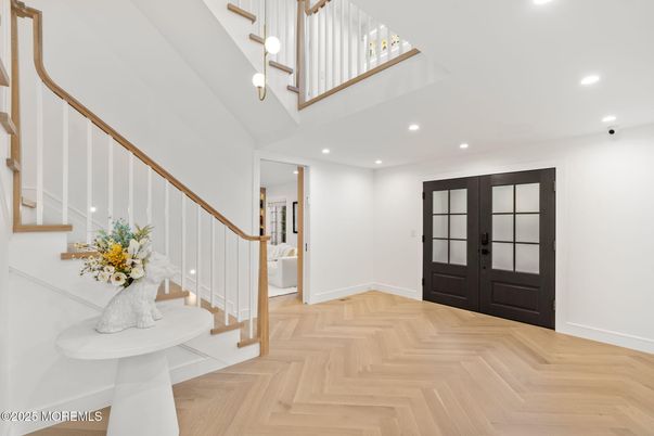 Interior, Pendant Lights, Recessed Lighting, Wood Texture Flooring