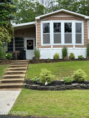 Exterior, Facade, None