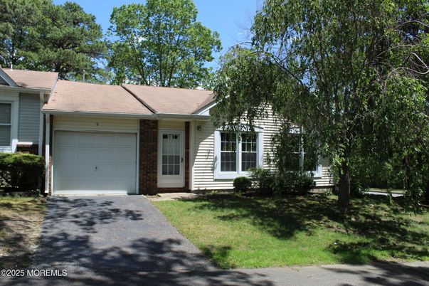 Attached, Exterior, Facade, Brick Facade, Ranch