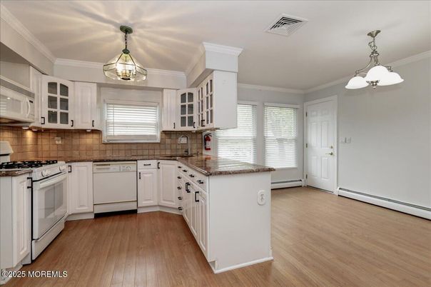 Interior, Kitchen, Pendant Lights, Wood Texture Flooring